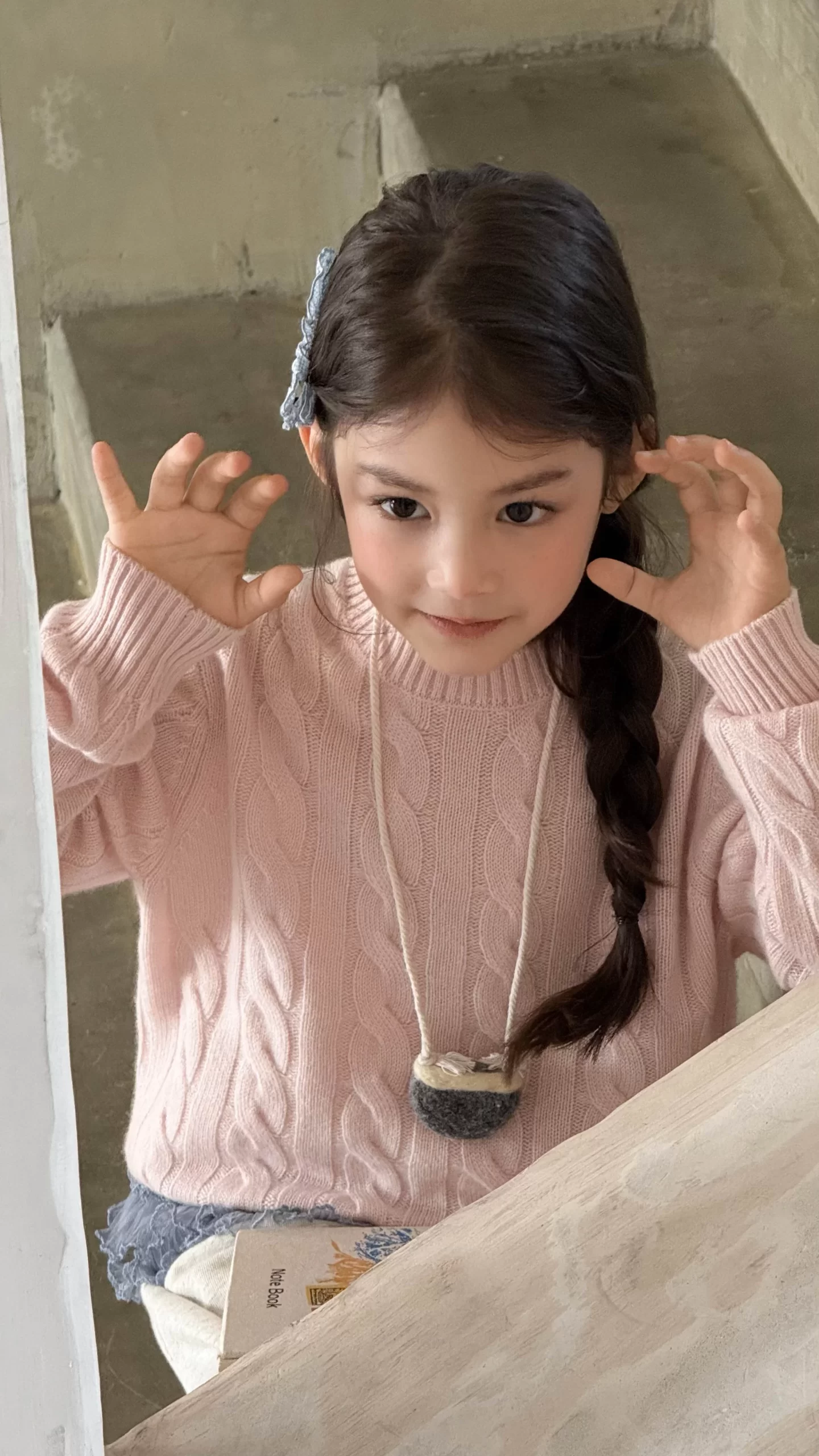 Cable-Knit Crew Neck Cashmere Jumper