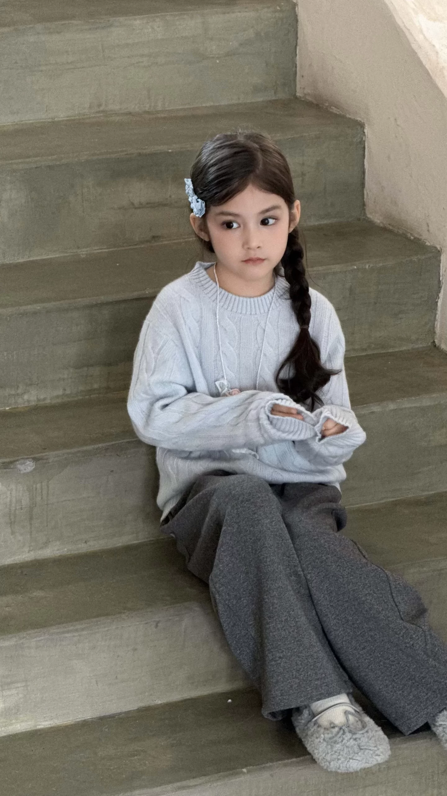 Cable-Knit Crew Neck Cashmere Jumper