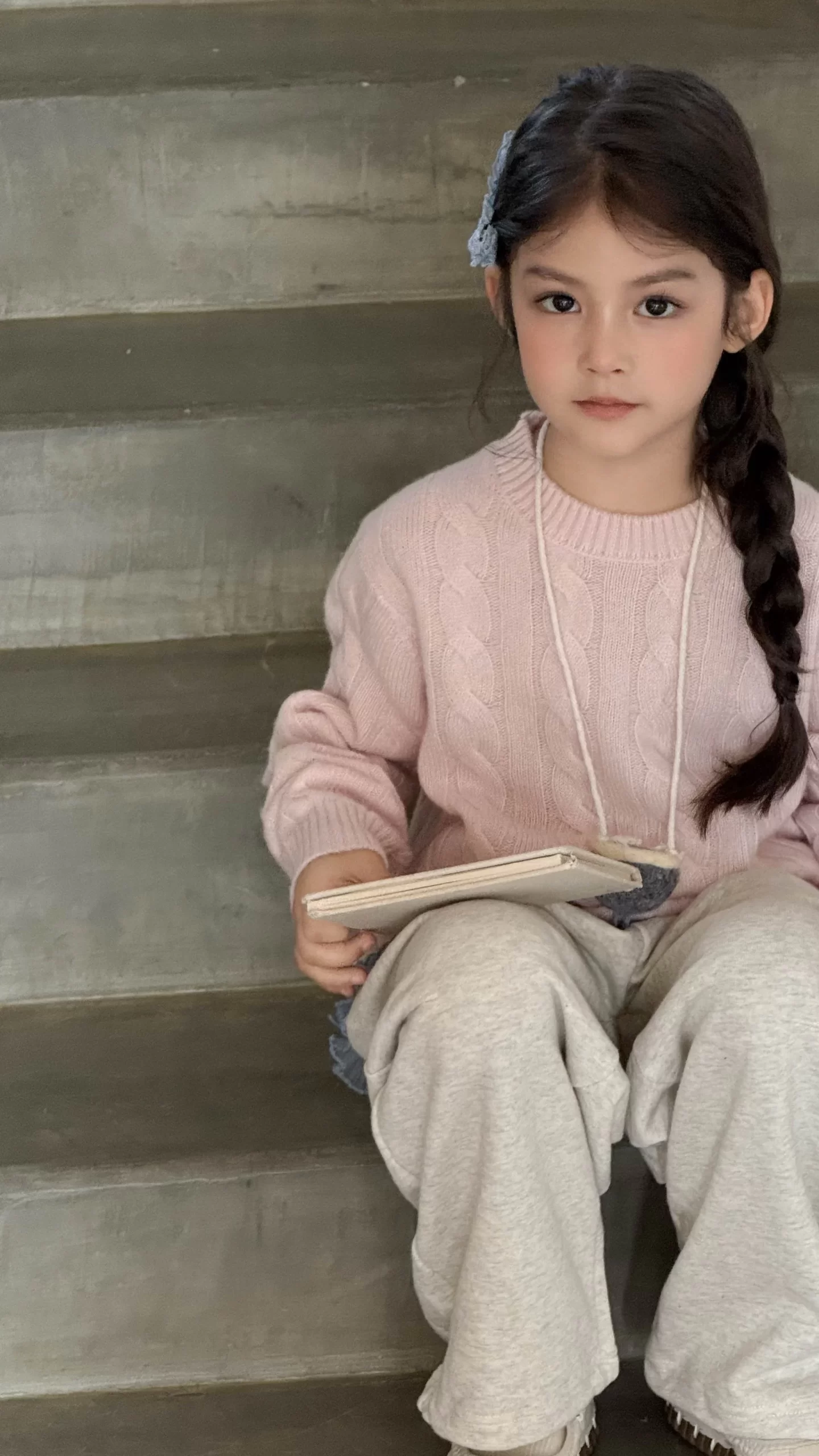 Cable-Knit Crew Neck Cashmere Jumper